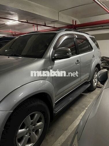Toyota Fortuner 2009 2.7V 4x4 AT - 13 km