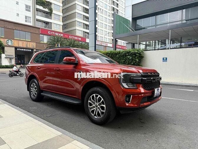 Ford Everest Ambiente 1 cầu đỏ cam 2022 - 64.000km