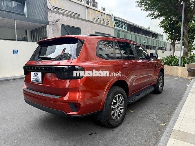 Ford Everest Ambiente 1 cầu đỏ cam 2022 - 64.000km