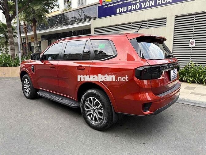Ford Everest Ambiente 1 cầu đỏ cam 2022 - 64.000km
