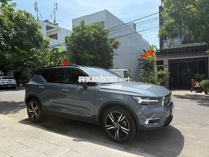 Volvo XC40 2021 R-Design - 48000 km
