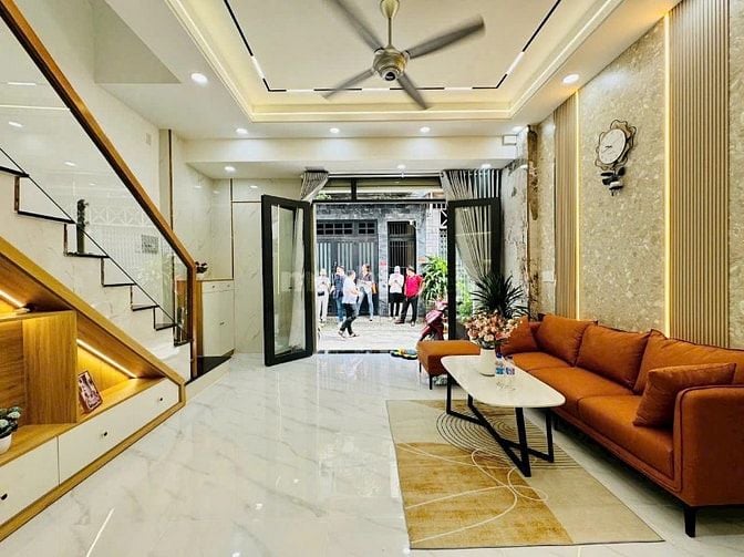 BÁN NHÀ 1 TRỆT 1 LỬNG . 2PN,2WC FULL THỔ CƯ ,SHR GIÁ 1TY780