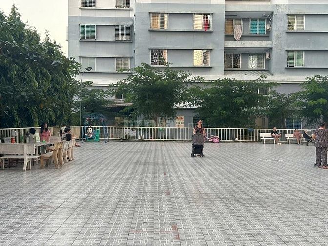 Bán tầng trệt căn hộ Phú Mỹ Thuận. DT 145m, 3 PN, tiện kinh doanh, ở