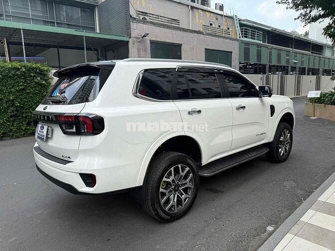 Ford Everest Titanium 1 cầu Trắng 2024 - 16.000 km