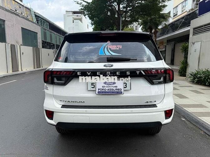 Ford Everest Titanium 1 cầu Trắng 2024 - 16.000 km