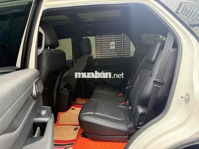Ford Everest Titanium 1 cầu Trắng 2024 - 16.000 km
