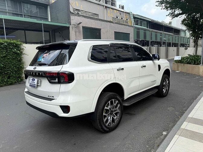 Ford Everest Titanium 1 cầu Trắng 2024 - 16.000 km