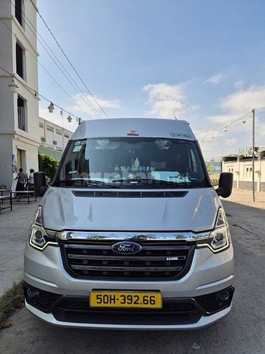 Cần bán xe Ford Transit, đời 2024, màu bạc ánh kim