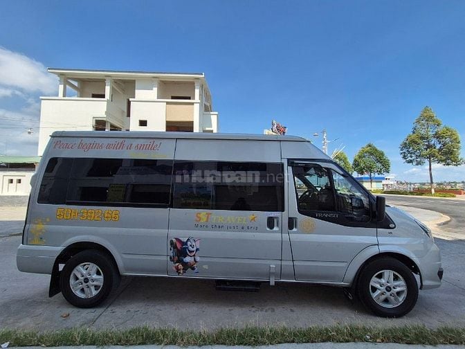 Cần bán xe Ford Transit, đời 2024, màu bạc ánh kim