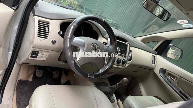 Toyota Innova 2015 2.0G - 185632 km