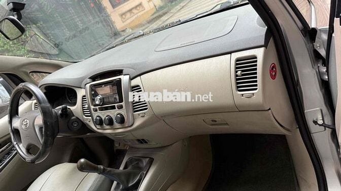 Toyota Innova 2015 2.0G - 185632 km