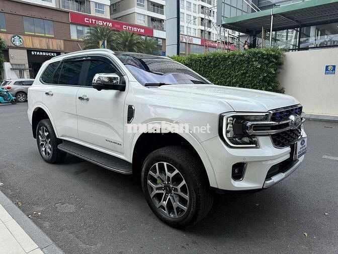 Ford Everest Titanium 1 cầu Trắng 2024 - 16.000 km