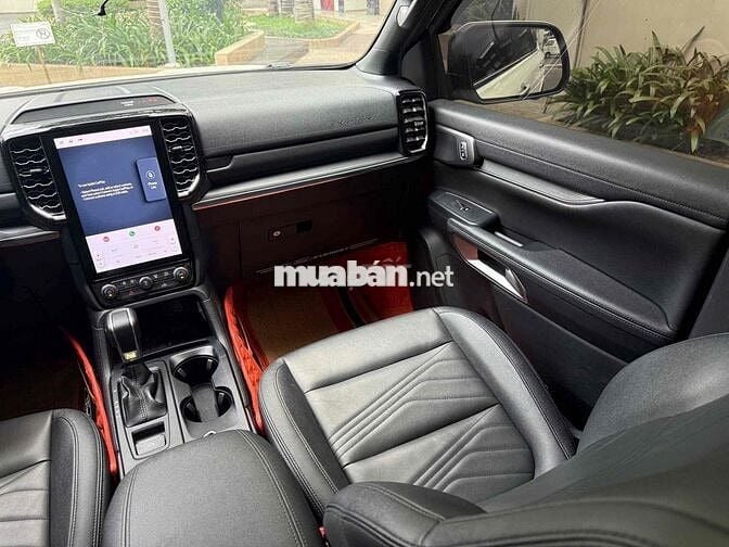 Ford Everest Titanium 1 cầu Trắng 2024 - 16.000 km