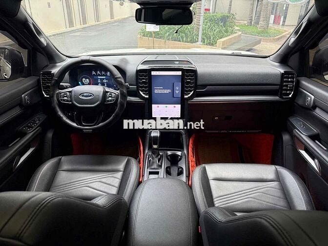 Ford Everest Titanium 1 cầu Trắng 2024 - 16.000 km