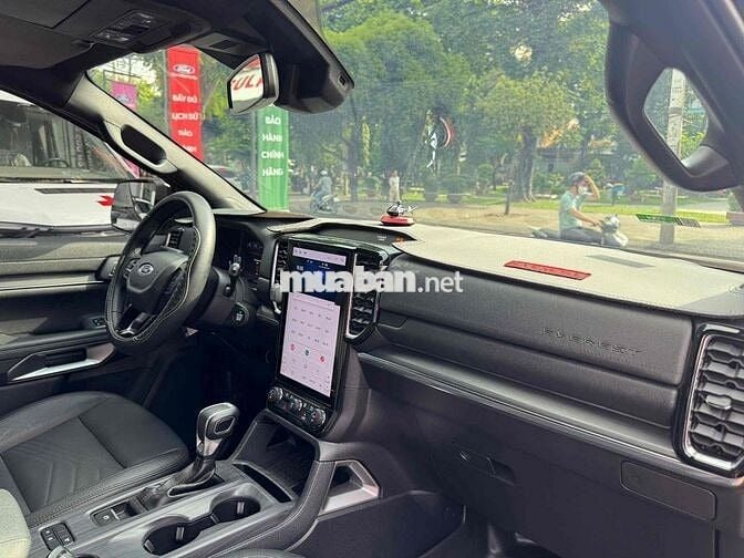 Ford Everest Titanium 1 cầu Siêu lướt 2024 6.500km