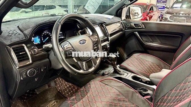 Everest Titanium 2 cầu Full 2018. Xe chính hãng