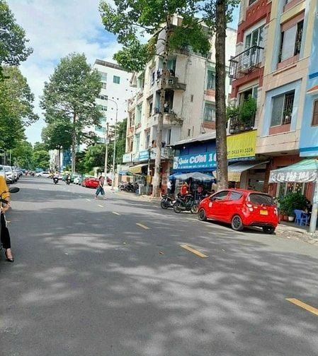 Bán nhà MT Phường Nguyễn Cư Trinh Q1 dt: 30m 2 lầu giá 3 tỷ 9.