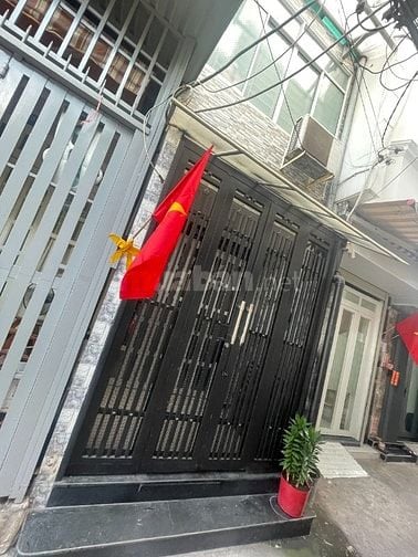 Cho thuê nhà nguyên căn đường Lê Đại Hành, Quận 11, 1 lầu, 8tr
