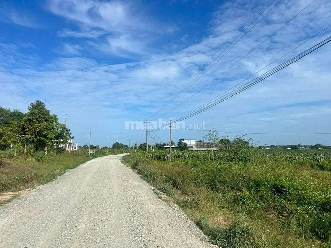 Bán 2,7 Sào Đất Lô 2 Đinh Công Tráng Tân Tiến Ngang 64x51 Gần Biển Giá
