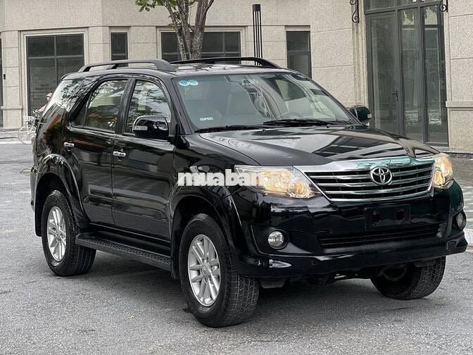 Toyota Fortuner 2015 2.7V 4x2 AT ĐEN ĐẸP