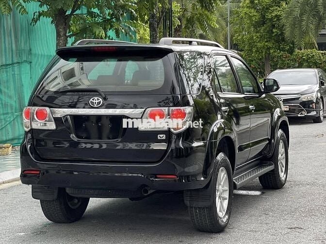 Toyota Fortuner 2015 2.7V 4x2 AT ĐEN ĐẸP