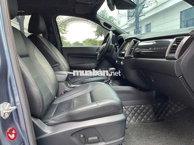 Ford Everest 2018 Titanium 3.2L 4x4 AT - 800000 km