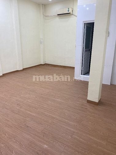 Cho thuê nhà MT Hồ Văn Huê, P.9, Q.PN. DT 5x20m. Trệt lầu Giá 28tr