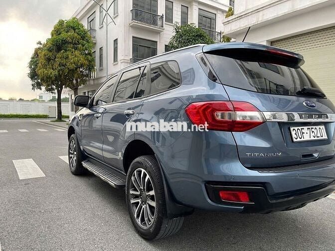 Ford Everest 2018 Titanium 3.2L 4x4 AT - 800000 km