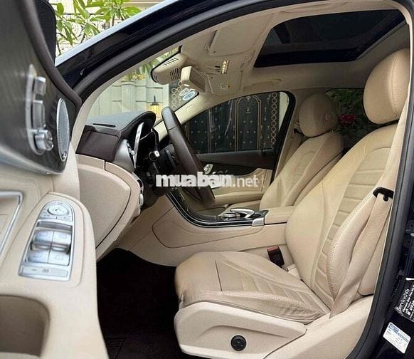 Mercedes GLC300 model 19, 1 chủ siêu đẹp