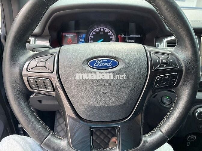 Ford Everest 2018 Titanium 3.2L 4x4 AT - 800000 km