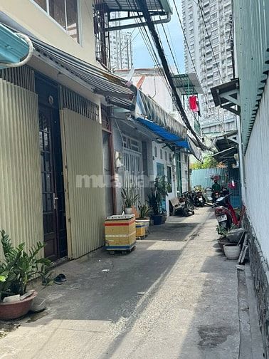 BÁN NHÀ HẺM XE BA GÁC - 2 TẦNG - GẦN LOTTE MART QUẬN 7