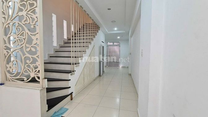 Bán nhà HXH Bùi Đình Tuý , 50m2 , 6,35tỷ bớt Lộc . LH 0866408299