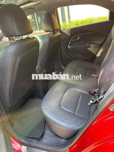 Kia Rio 2014 1.4 AT Hatchback - 100000 km