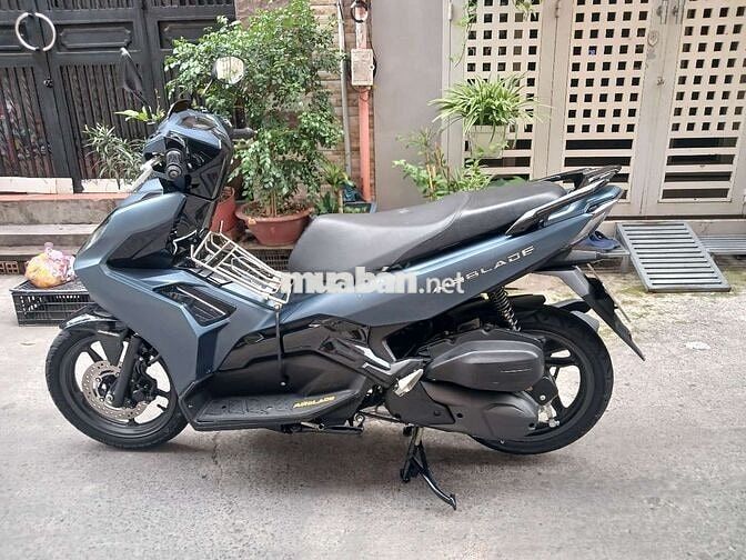 Cần tiền bán gấp xe hon da hiệu AIrBLADE 125cc