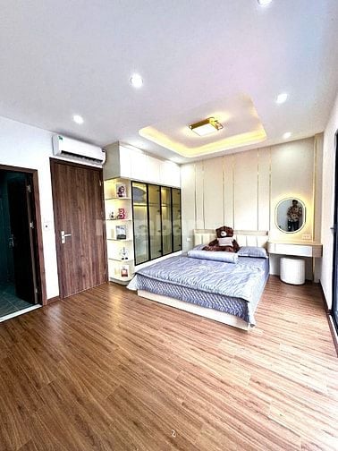 CC Bán Nhà 42m 5 Tầng Full Nội Thất Quận Hoàng Mai Chỉ Hơn 5 Đồng 