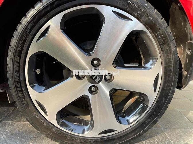 Kia Rio 2014 1.4 AT Hatchback - 100000 km