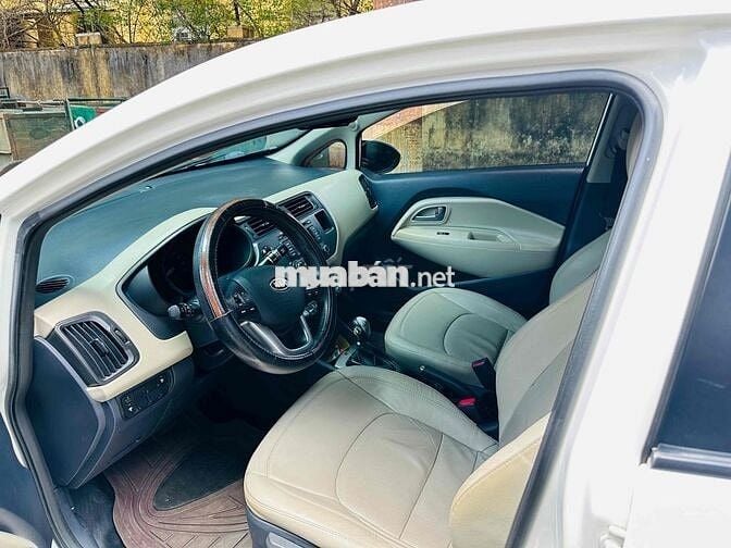 Kia Rio 2012 1.4 AT Sedan - 80 km