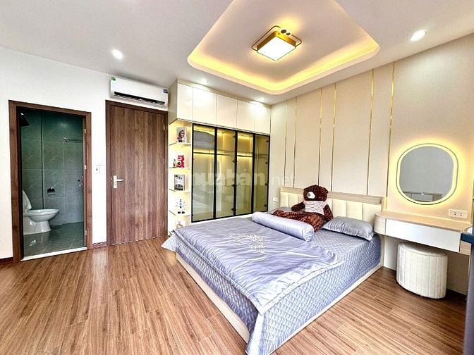 CC Bán Nhà 42m 5 Tầng Full Nội Thất Quận Hoàng Mai Chỉ Hơn 5 Đồng 