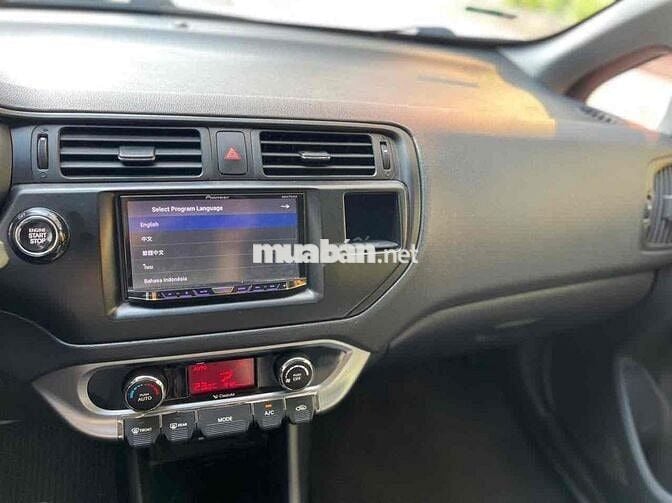 Kia Rio 2014 1.4 AT Hatchback - 100000 km