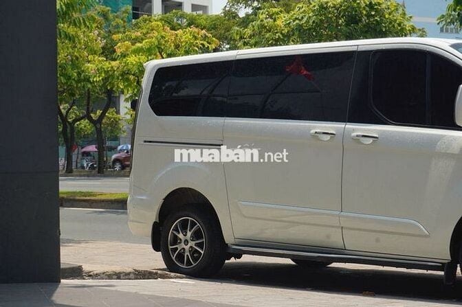 Ford Tourneo 2020 Limousine 2.0 AT đi 37.000km