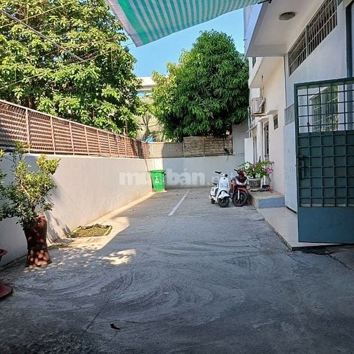 Mặt tiền Quang Trung nằm gần ngay Vincom Quang Trung, 4.2x22.5m- 2 Lầu