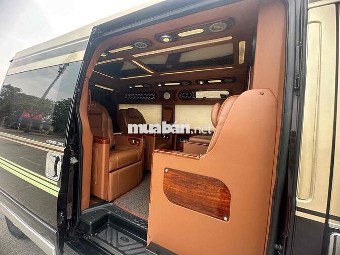 Ford Transit dcar president 2017 10 chỗ víp