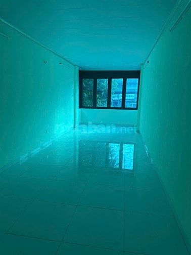 Cho thuê nhà 2 tầng mặt đường Nguyễn Xiển