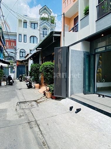 Kẹt tiền bán gấp nhà Nguyễn Trường Tộ. Phường 12. Quận 4. Giá 2 tỷ 690