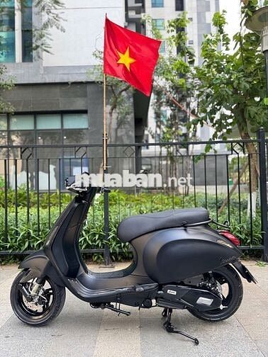 Vespa 2018 biển Hà Nội phố
