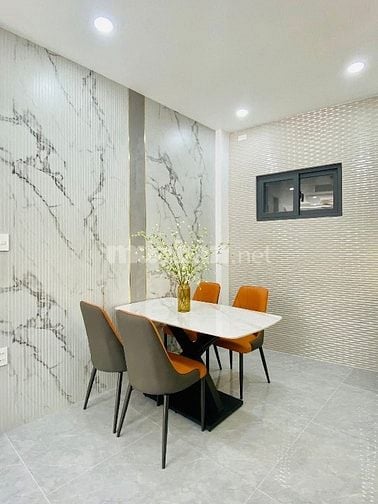 Kẹt tiền bán gấp nhà Nguyễn Trường Tộ. Phường 12. Quận 4. Giá 2 tỷ 690