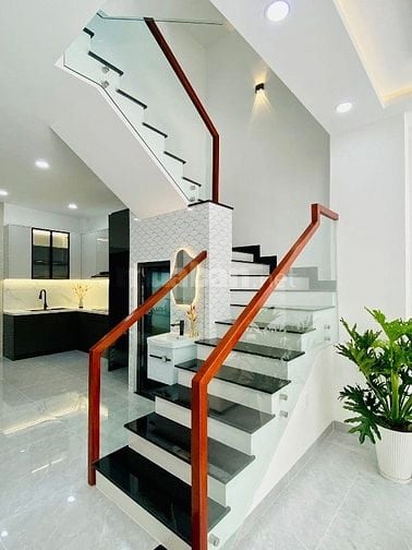 Kẹt tiền bán gấp nhà Nguyễn Trường Tộ. Phường 12. Quận 4. Giá 2 tỷ 690