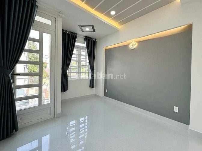 Bán nhà 4 tầng- ngang 6m gần coopmart Phan Xích Long