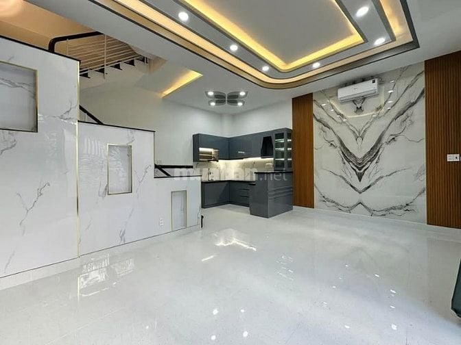 Bán nhà 4 tầng- ngang 6m gần coopmart Phan Xích Long