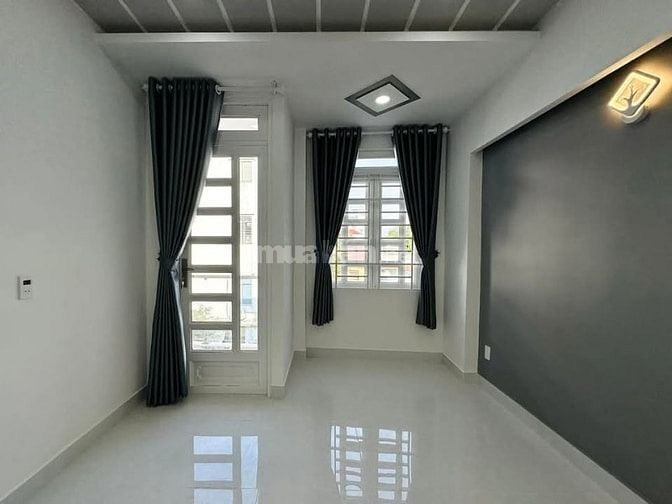 Bán nhà 4 tầng- ngang 6m gần coopmart Phan Xích Long